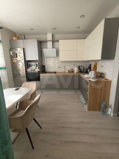 3-к. квартира, 88 м², 9/15 эт.