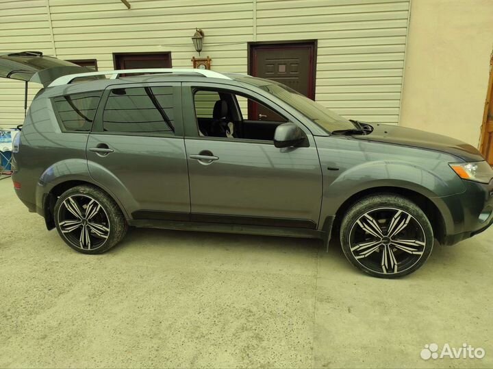 Mitsubishi Outlander 3.0 AT, 2008, 240 000 км
