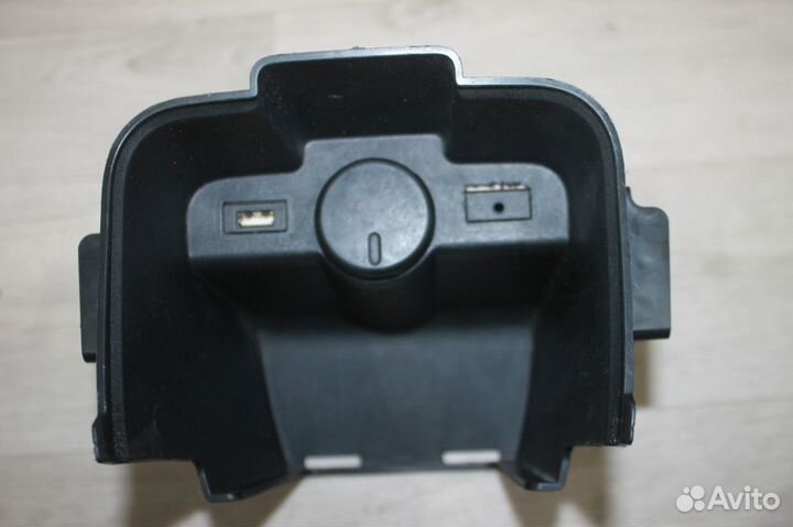 Накладка центральной консоли USB Opel Astra GTC