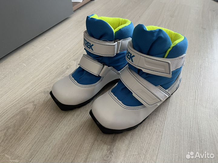 Лыжные ботинки