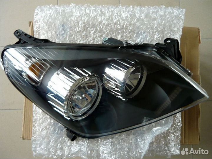 Фара передняя правая Опель Астра н h 2004 - 2010