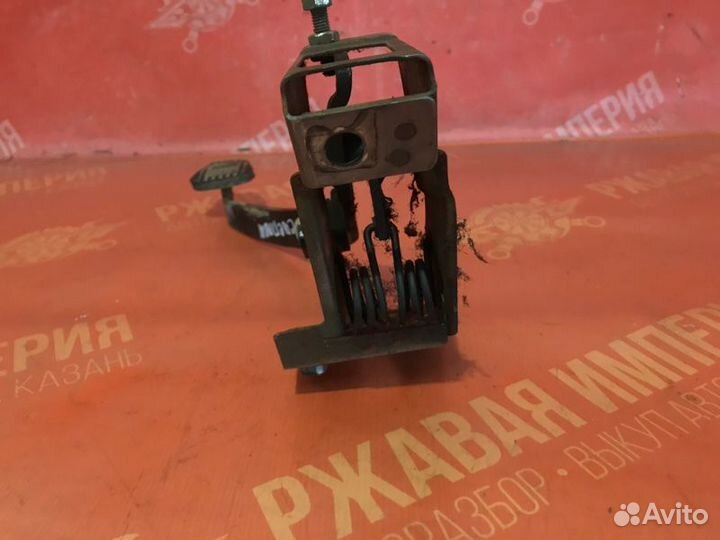 Педаль сцепления Nissan Almera N16 седан QG18DE