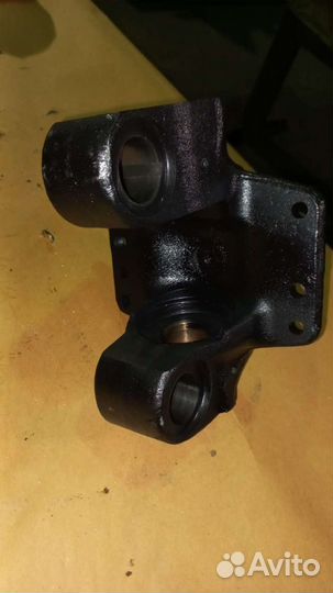 Кулак поворотный левый Зил-4331 (4331-3001011)