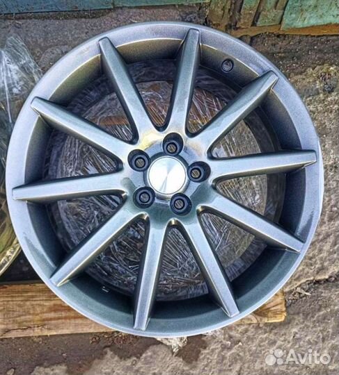 Оригинал Subaru R18 в новом состоянии