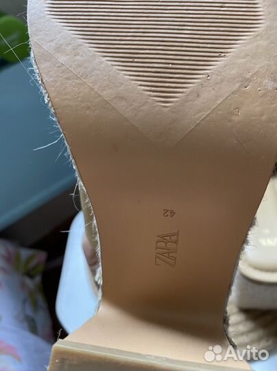 Сандалии zara