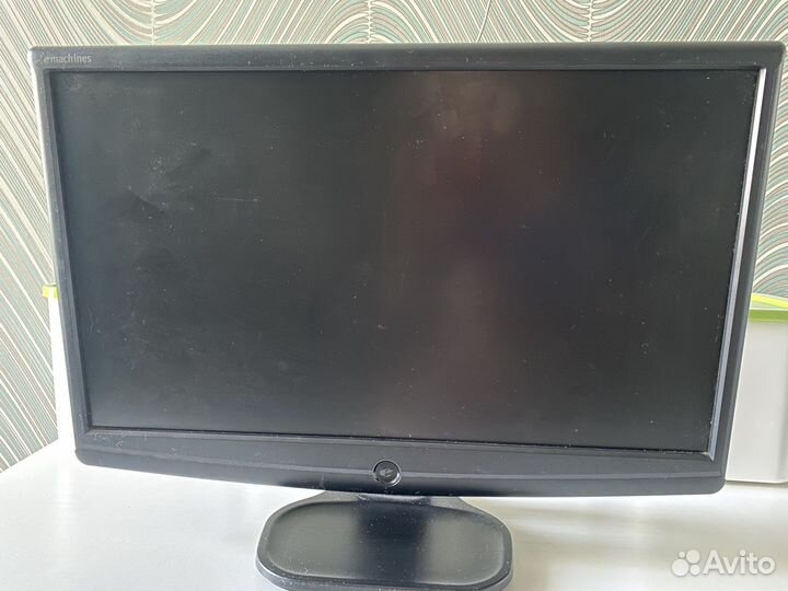 Монитор eMachines