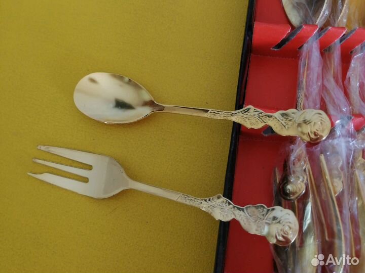 Набор столовых приборов новый