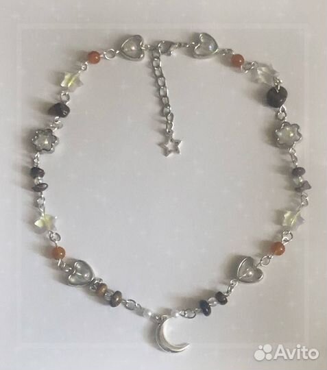 Колье из бусин