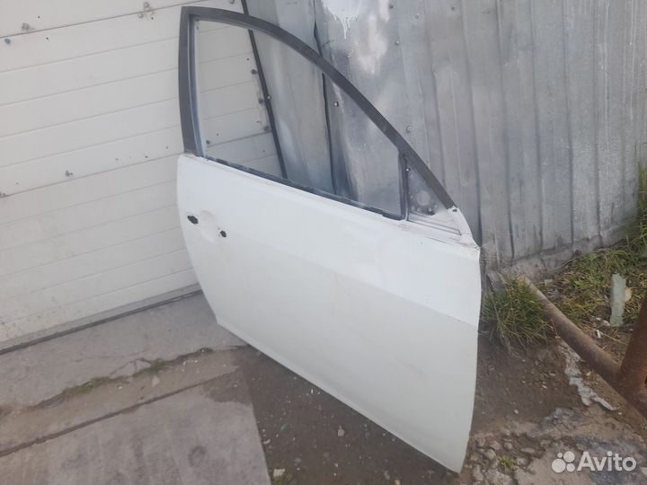Дверь на hyundai elantra 2010