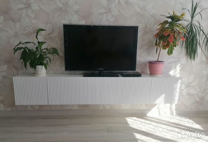 Подвесная тумба под тв новая как IKEA белая