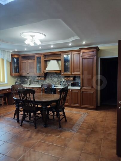 Дом 280 м² на участке 7 сот.