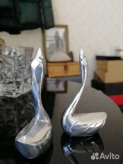 Продам лебеди