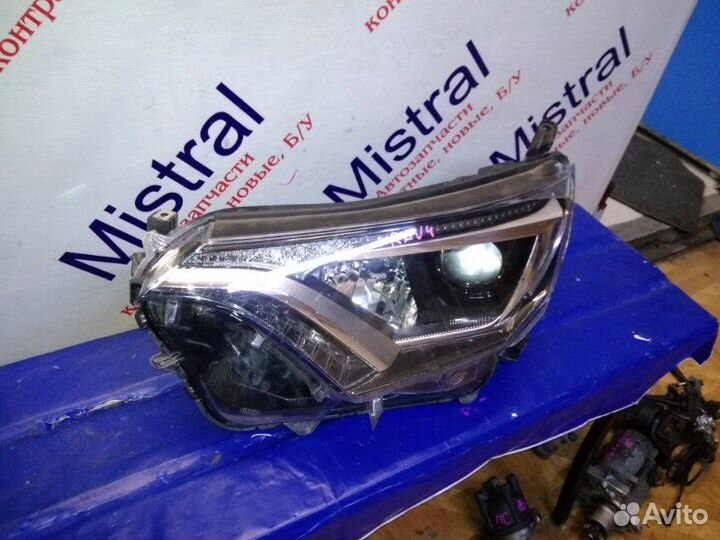 Фара передняя левая Toyota Rav4 ASA42 2012-Н.в