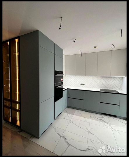 Кухонный гарнитур под потолок