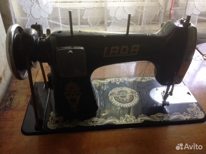 Лада. LADA. Швейная машинка