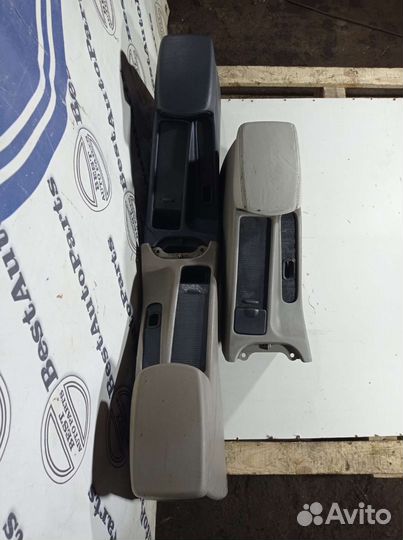 Подлокотник на Volvo Volvo s40 v40 Vs,SW 1996-2004