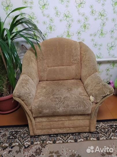 Угловой диван и кресло, бу