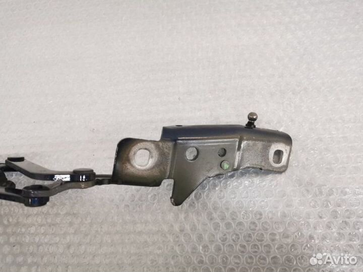 Петля капота правая Bmw X5 E70 N55B30 2012