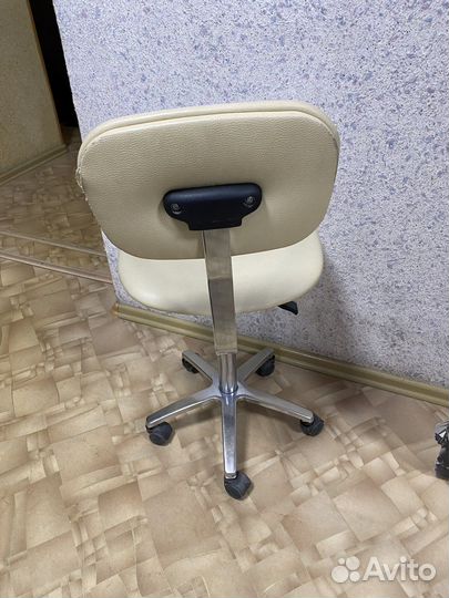 Стул кожаный