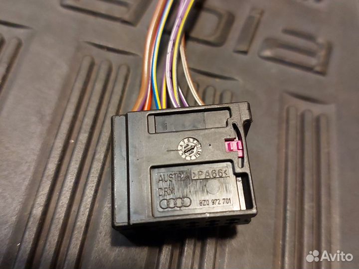 Разъем блока управлен. топливным насосом 8z0972701