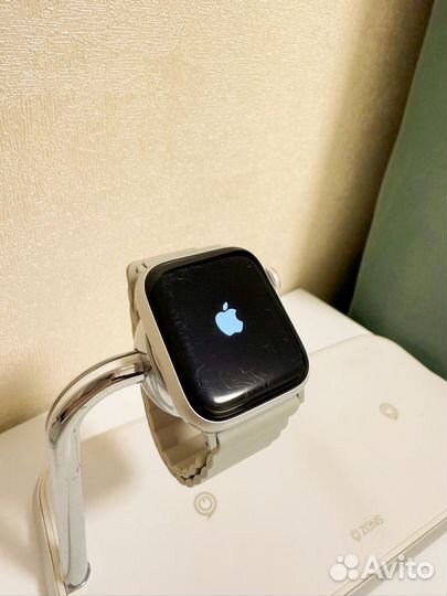 Смарт-часы Apple Watch SE A2722