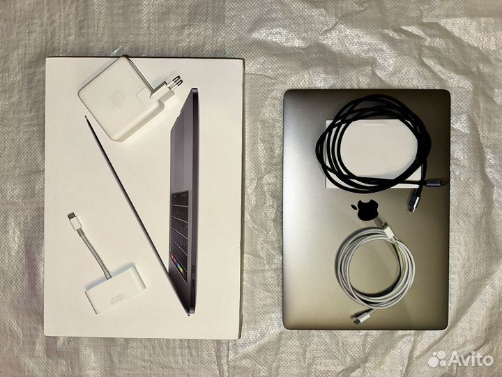 Macbook Pro A1990 15 2018 16 500