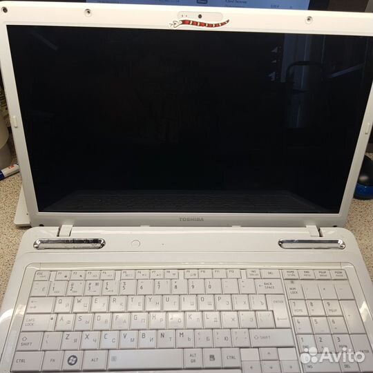 Ноутбук Toshiba satellite l775-a1w разбор