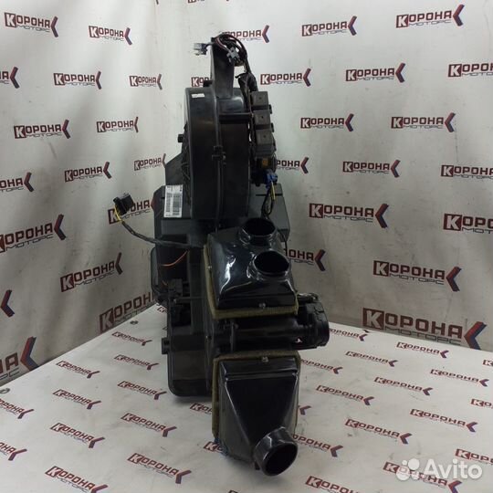 Корпус отопителя (с моторчиком, радиаторами и акту