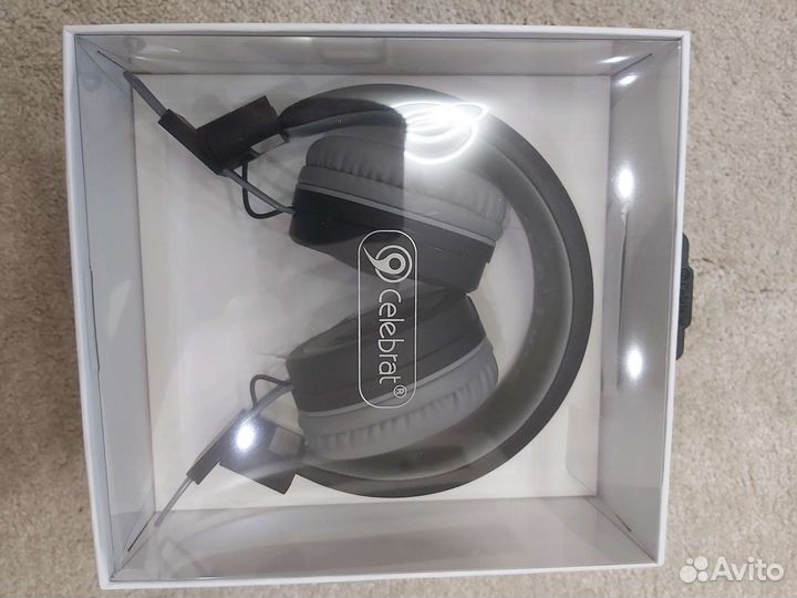 Полноразмерные беспроводные наушники Celebrat A4