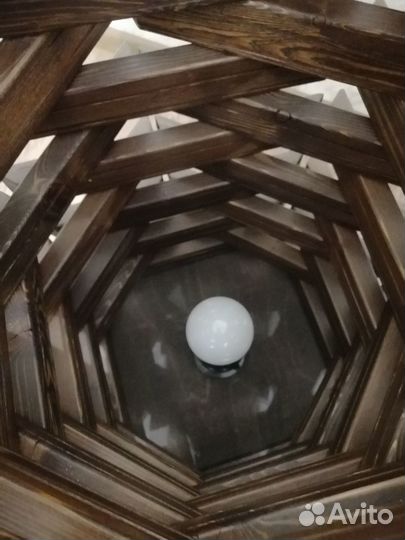 Светильник напольный из дерева