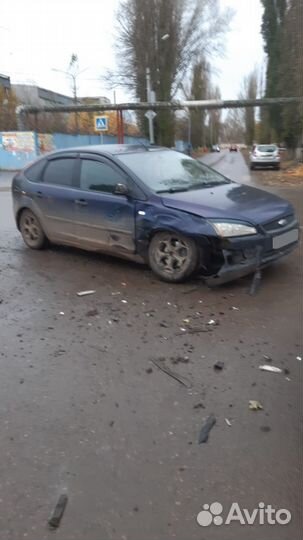 Ford Focus 1.4 МТ, 2006, битый, 150 000 км