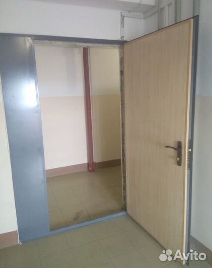 Дверь стальная на карман(тамбур)