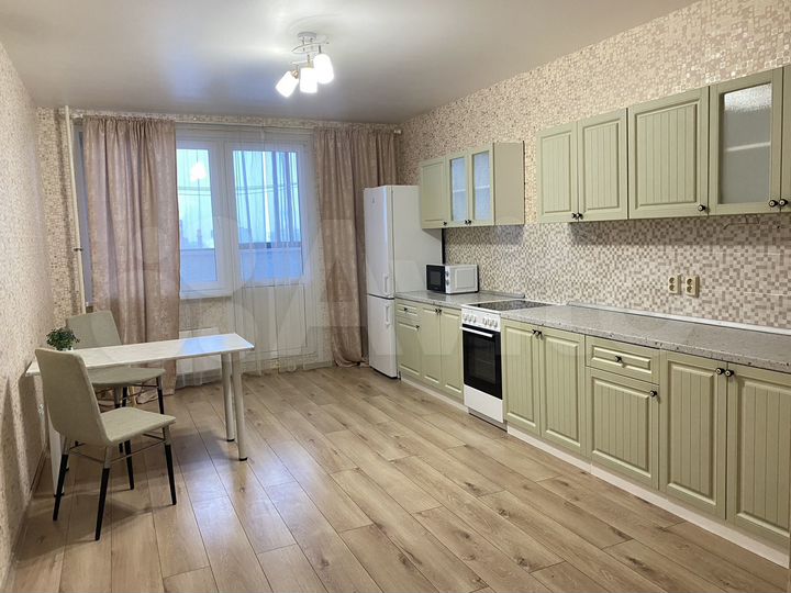 2-к. квартира, 85 м², 14/17 эт.
