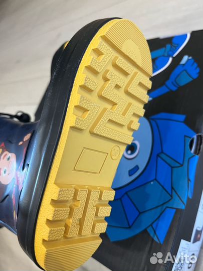 Новые резиновые сапоги