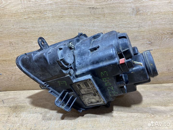 Фара передняя правая Lancia Phedra 141945