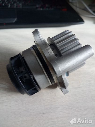 Водяной насос помпа