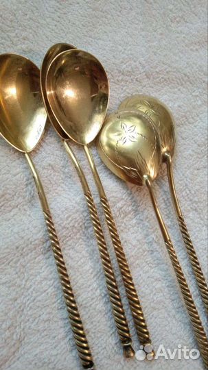 Серебряные с позолотой чайные ложки