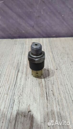 Датчик давления масла Nissan X-trail T31