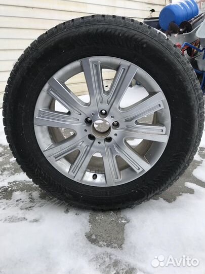 Bridgestone Blizzak Spike-02 SUV 275/55 R19