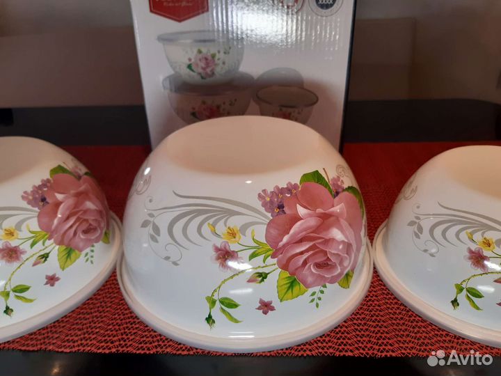 Набор салатников эмалир. с крышками 0,8;1,2;1,6 л