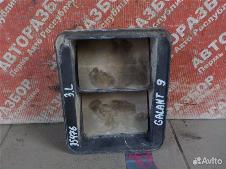 Решетка вентелиционная задняя левая Mitsubishi