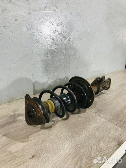 Стойка передняя правая LADA vesta 1.6 мт седан