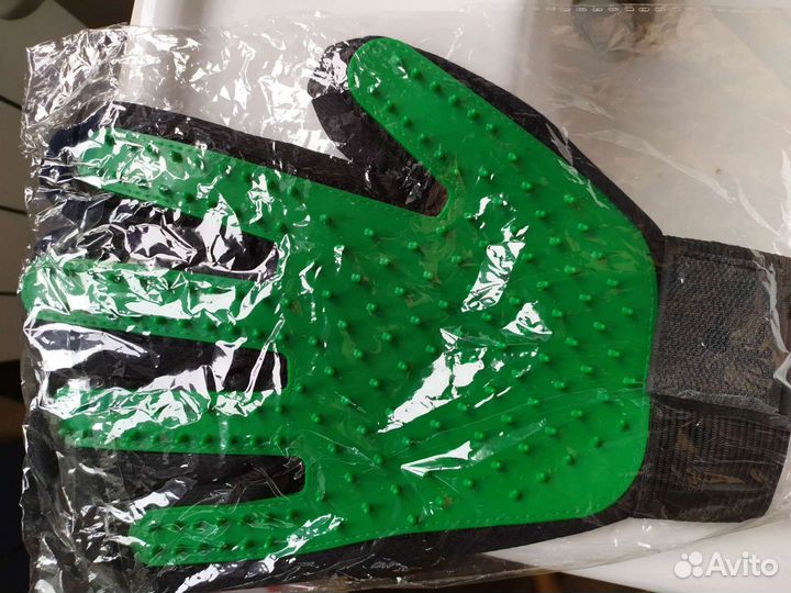 Варежка для вычесывания кошки