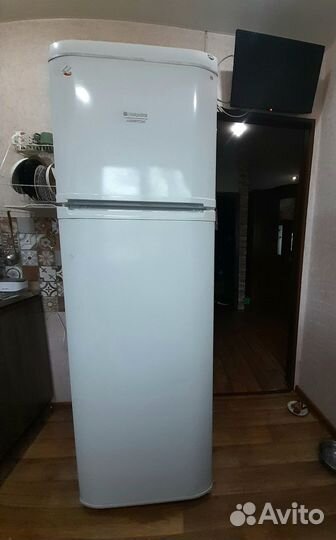 Холодильник hotpoint Ariston бу