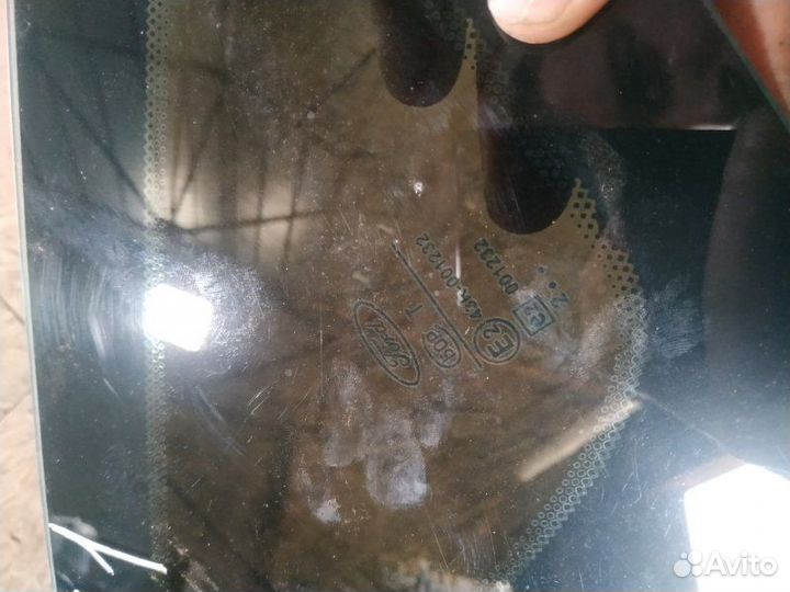 Стекло кузовное глухое заднее левое Ford Focus 1