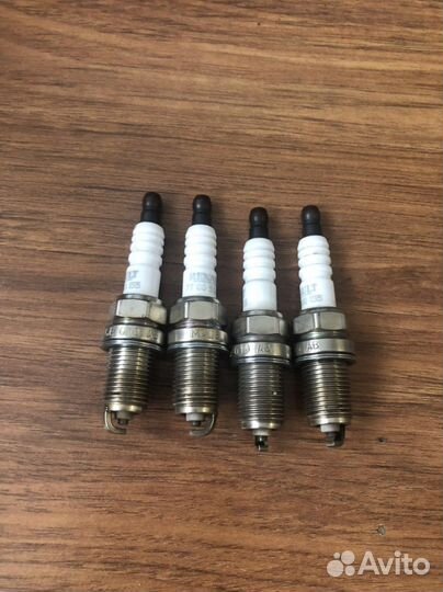 Свечи зажигания б/у на Nissan