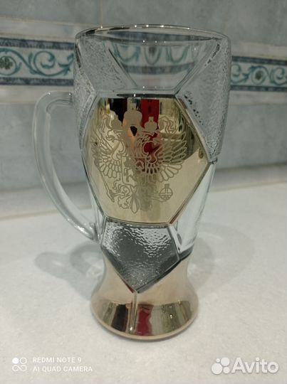 Пивная кружка с золотым гербом России