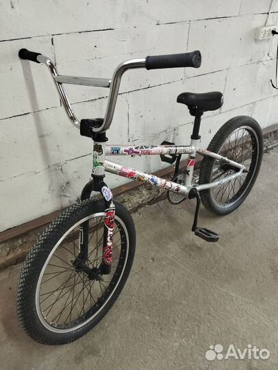 Трюковой велосипед BMX Tech team