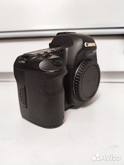 Фотоаппарат Canon 5D Mark II body
