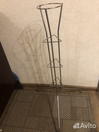 Подставка для цветов металлическая